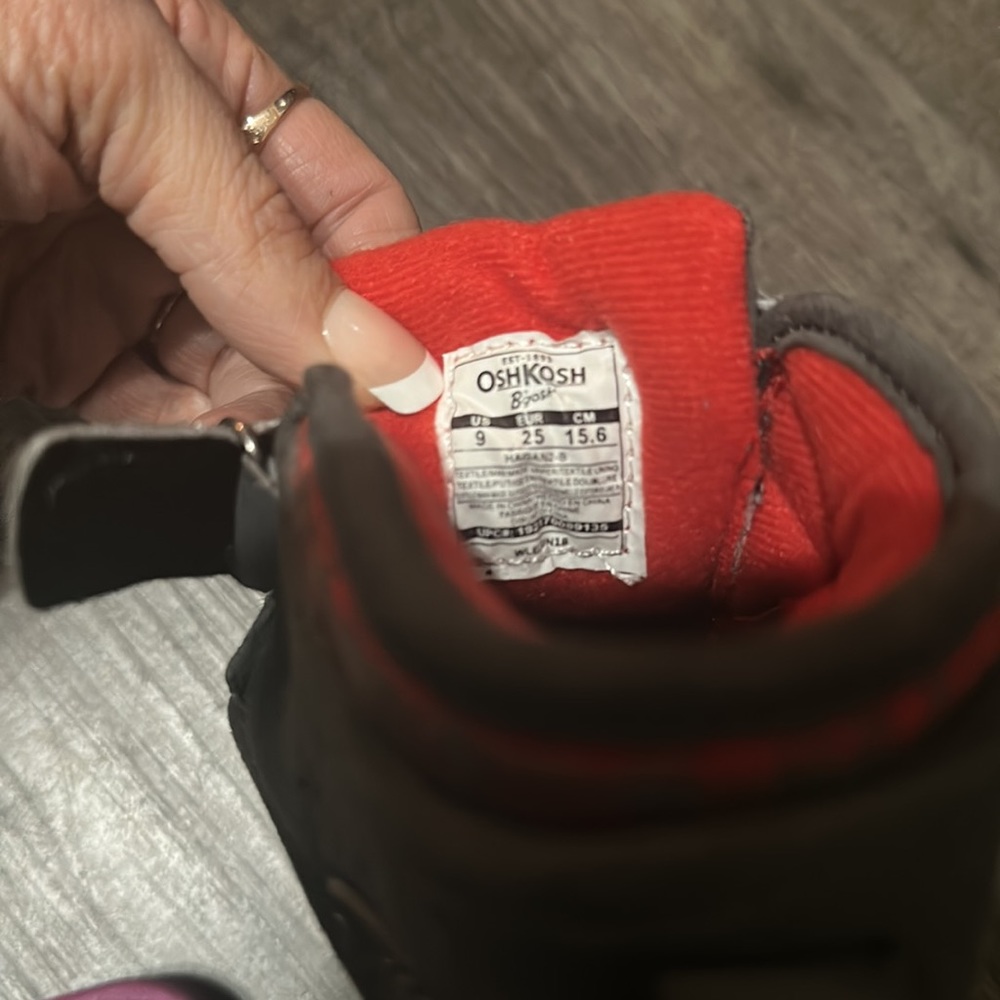 Toddler Boy Shoes SZ 9 // Osh Kosh - Picture 7 of 7